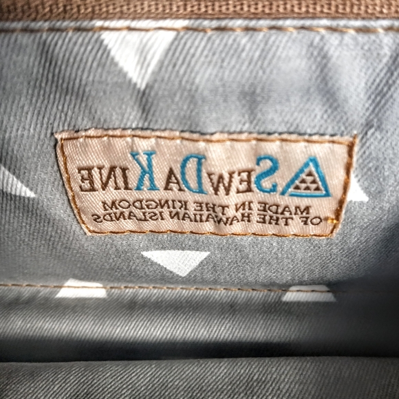 Designer Crossbody Utility - Picture 2 of 10